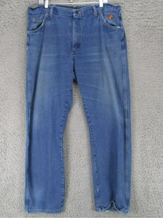 Wrangler Jeans Mens 40x32 Medium Wash Cotton High Rise FR 47 Regular Fit *Read* - Picture 2 of 16